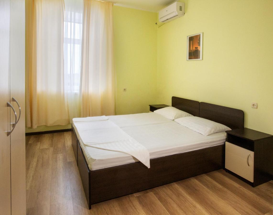 Аквамарин Hotel Gribovka Ngoại thất bức ảnh